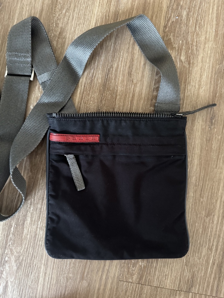 💯Auth. PRADA crossbody